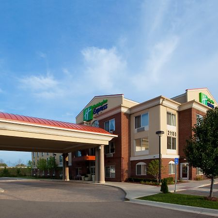 Holiday Inn Express & Suites Detroit - Farmington Hills By Ihg Northville Bagian luar foto