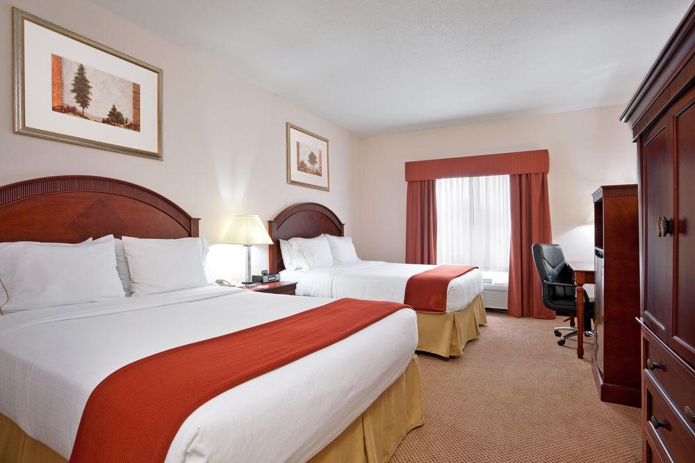 Holiday Inn Express & Suites Detroit - Farmington Hills By Ihg Northville Bagian luar foto