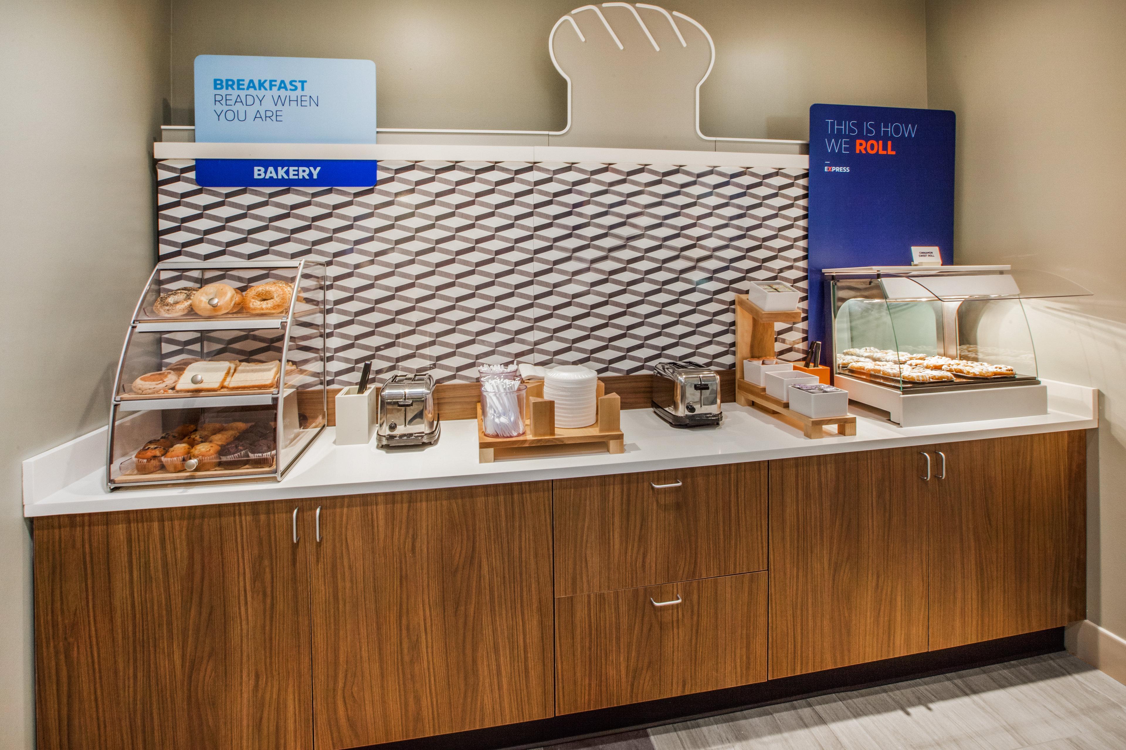 Holiday Inn Express & Suites Detroit - Farmington Hills By Ihg Northville Bagian luar foto