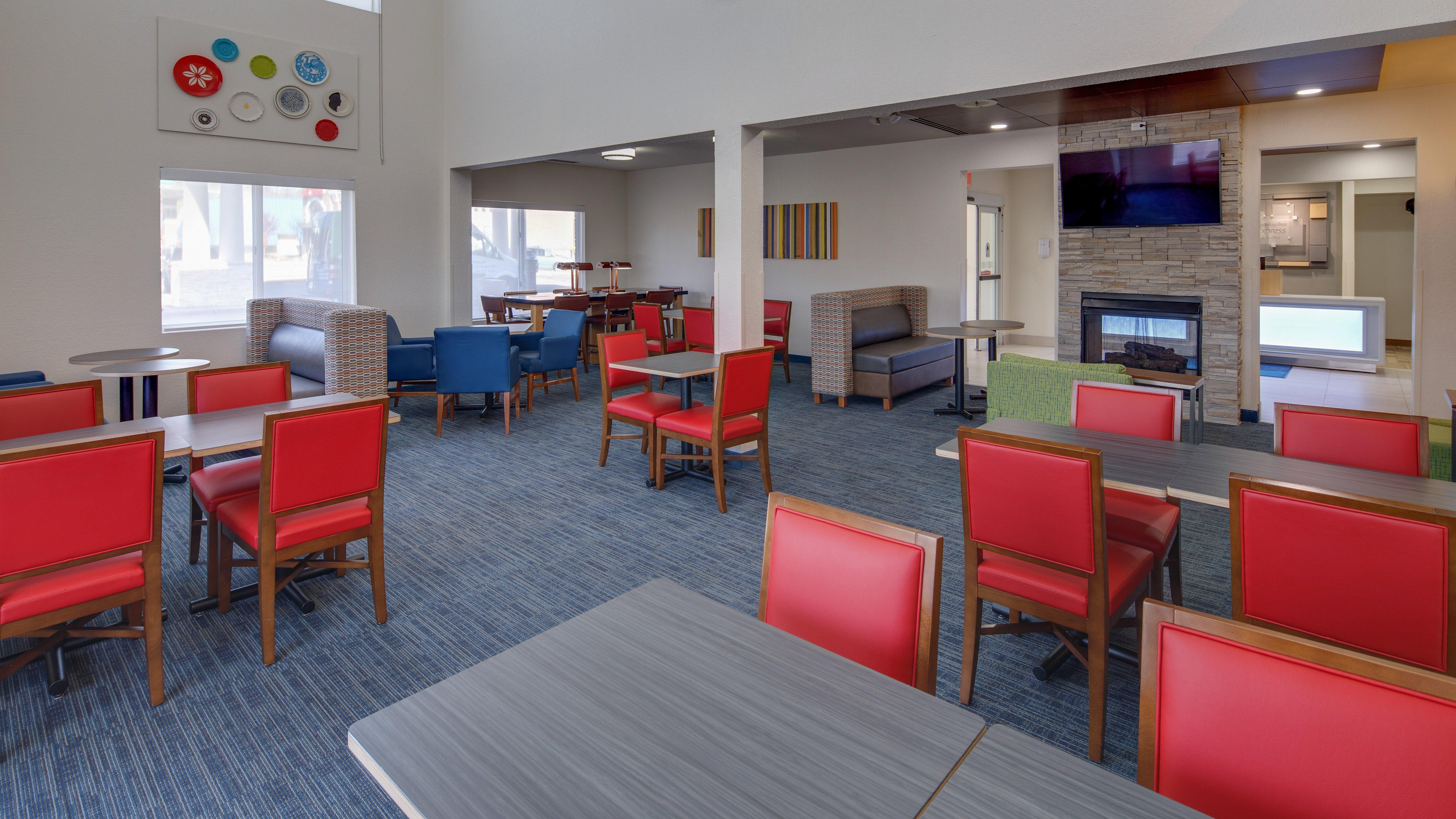 Holiday Inn Express & Suites Detroit - Farmington Hills By Ihg Northville Bagian luar foto