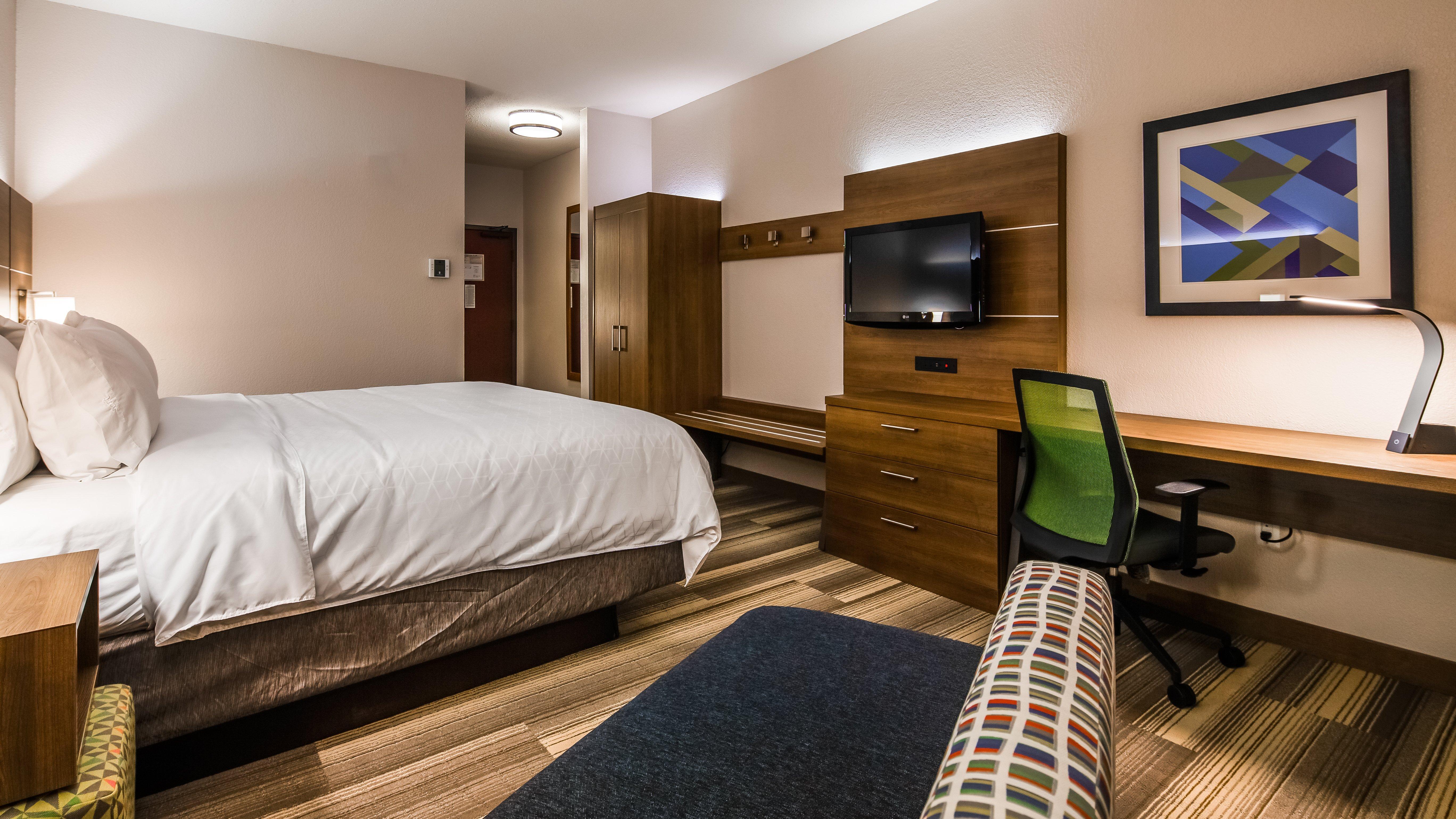 Holiday Inn Express & Suites Detroit - Farmington Hills By Ihg Northville Bagian luar foto