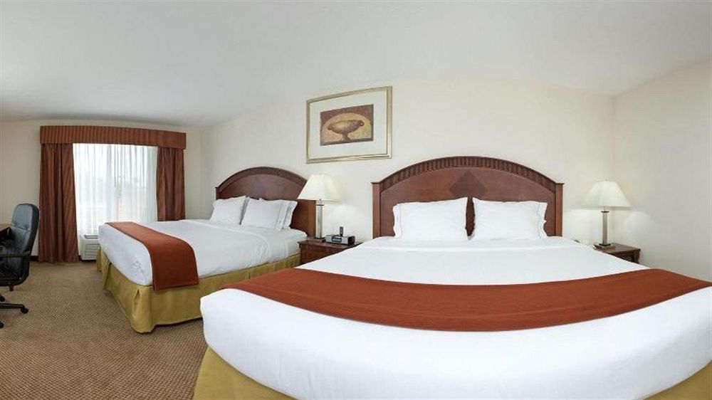 Holiday Inn Express & Suites Detroit - Farmington Hills By Ihg Northville Bagian luar foto
