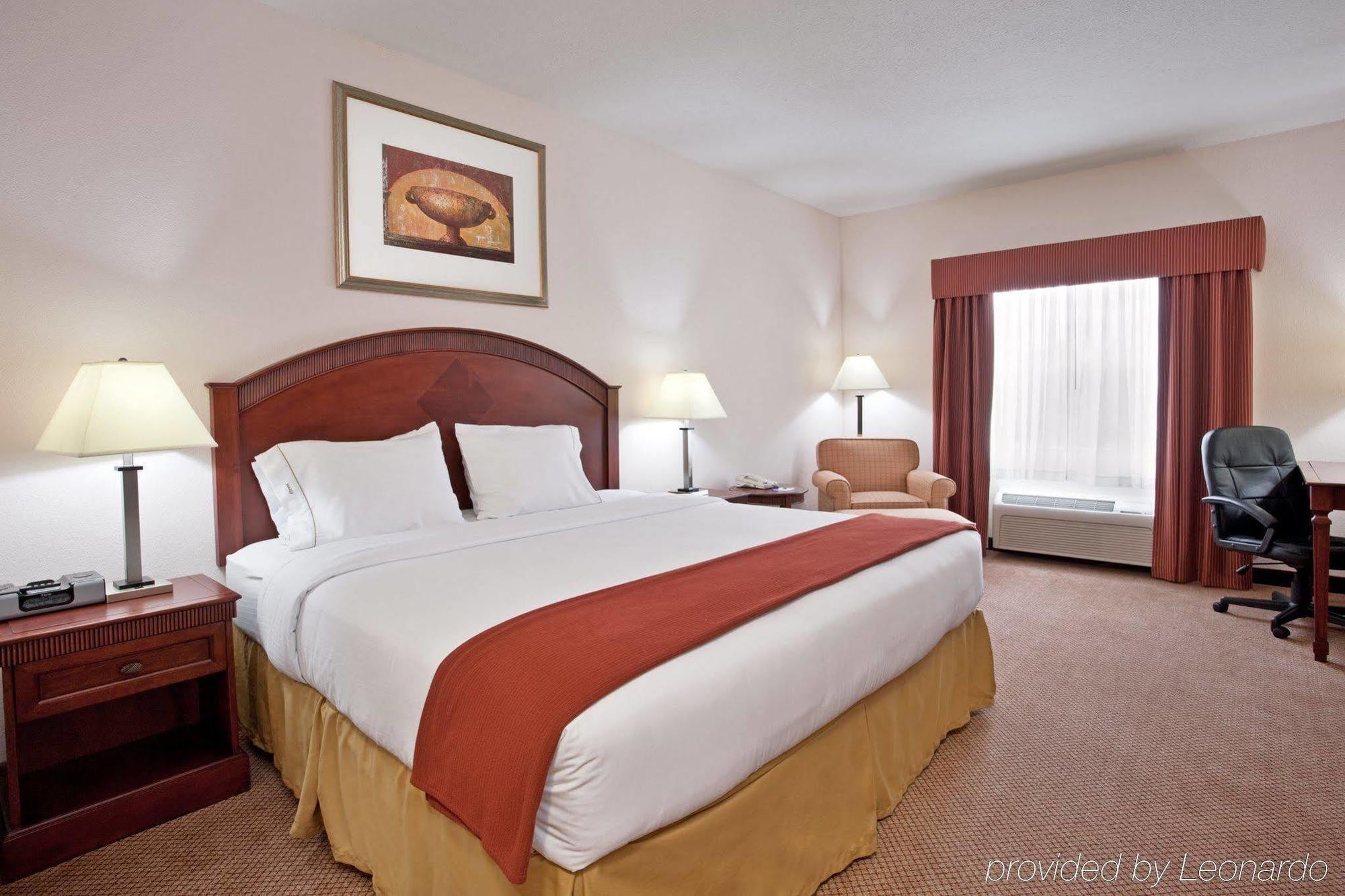 Holiday Inn Express & Suites Detroit - Farmington Hills By Ihg Northville Bagian luar foto